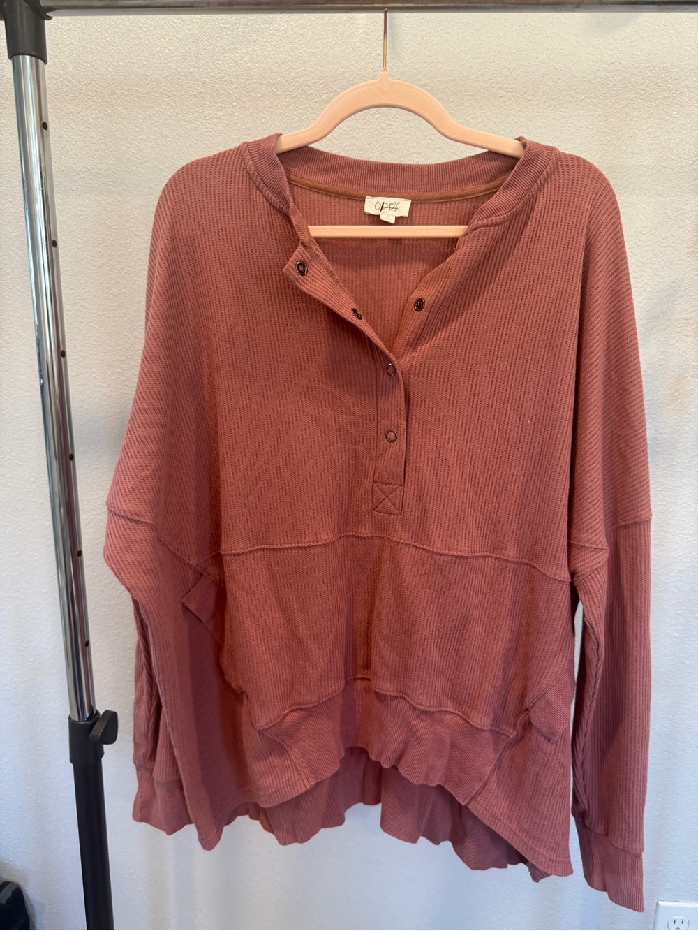 ODDY Mauve Waffle Henley Pullover with snap buttons and Kangaroo Pocket Large